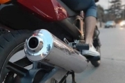 Diputado radical presentó un proyecto para prohibir los “cortes” de las motos