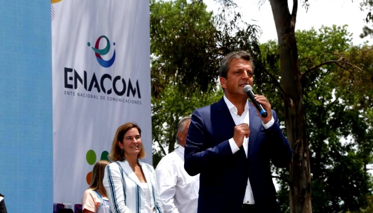 “Conectando con Vos”: Massa y Galmarini entregaron 3 mil tablets en Tigre