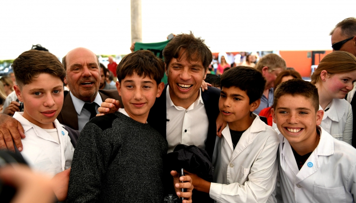 Kicillof con el foco en educación: inauguró una escuela secundaria en Coronel Suárez