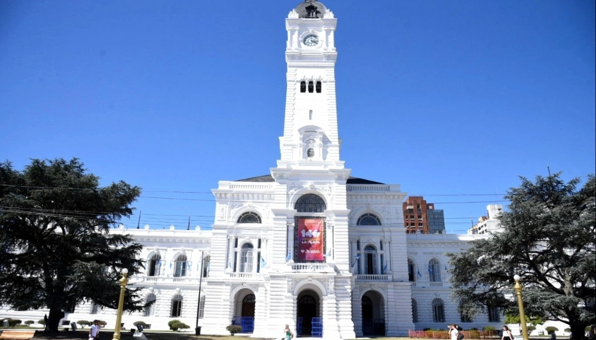 Nuevo bono y aumento salarial para trabajadores municipales de La Plata