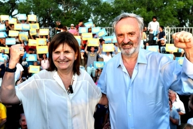 “No somos tibios”: De la Torre se lanzó como gobernador con Bullrich a su lado