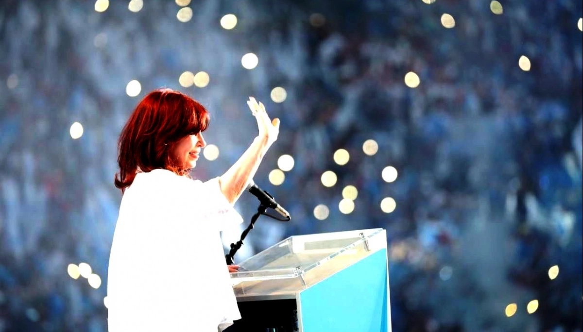 Cristina Kirchner dio positivo Covid y postergó su reaparición pública