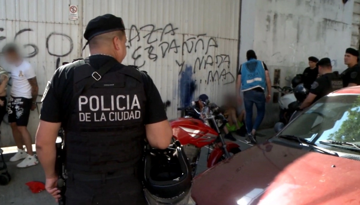 Destruían el futuro: apresaron una narcobanda que vendía drogas en colegios de Constitución