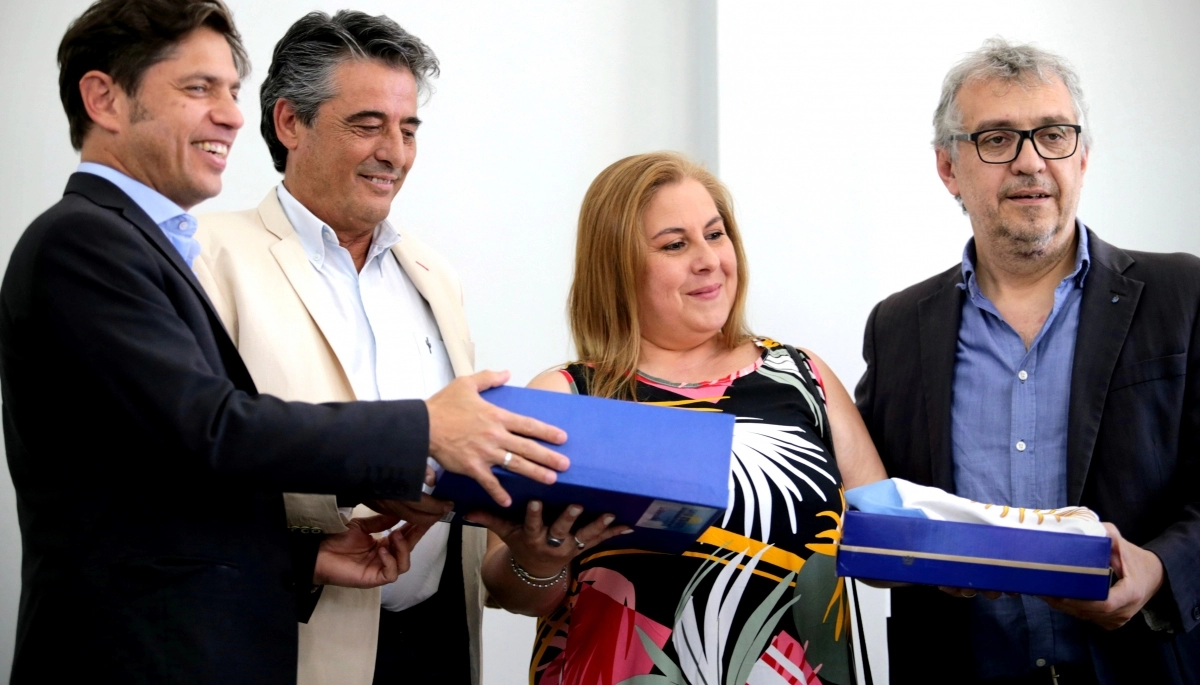 Con nuevos cuestionamientos a la gestión de Vidal, Kicillof inauguró un edificio escolar