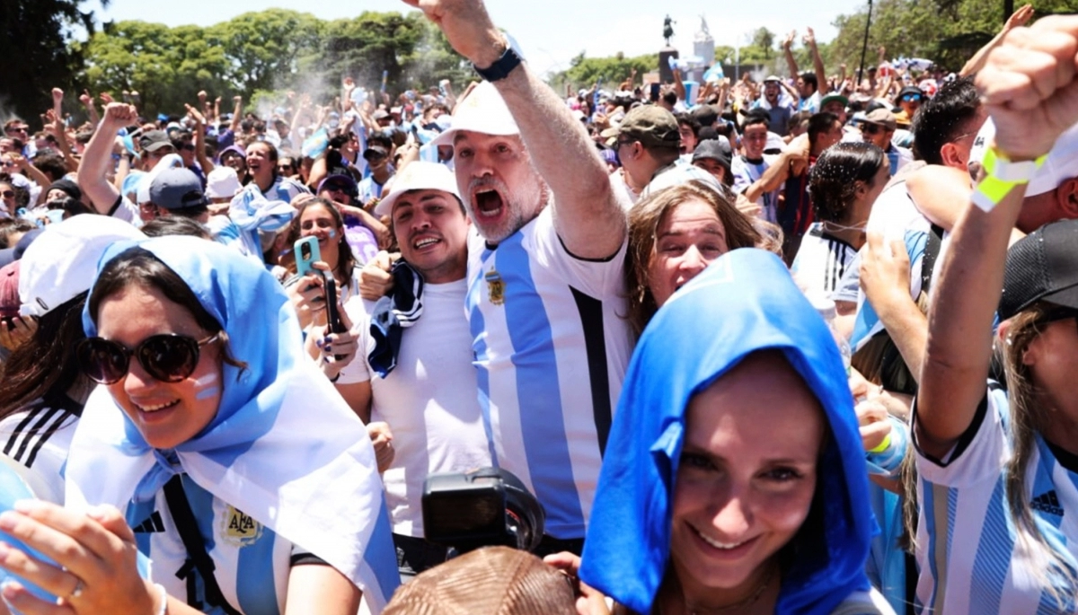 Larreta celebró el campeonato mundial con más de 100 mil personas en Plaza Seeber