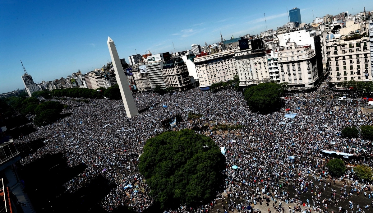 La caravana terminó con los campeones del mundo sobrevolando Buenos Aires en helicópteros