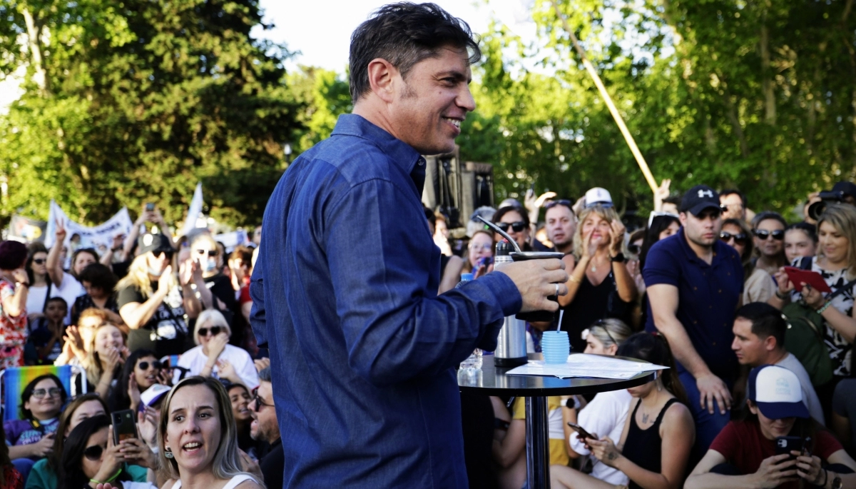 Kicillof en la mateada de La Plata: “Vamos a hacer todo lo que nos pidió Cristina”