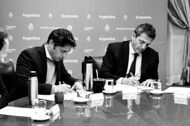 Versiones y rumores en el peronismo por una PASO presidencial entre Massa y Kicillof