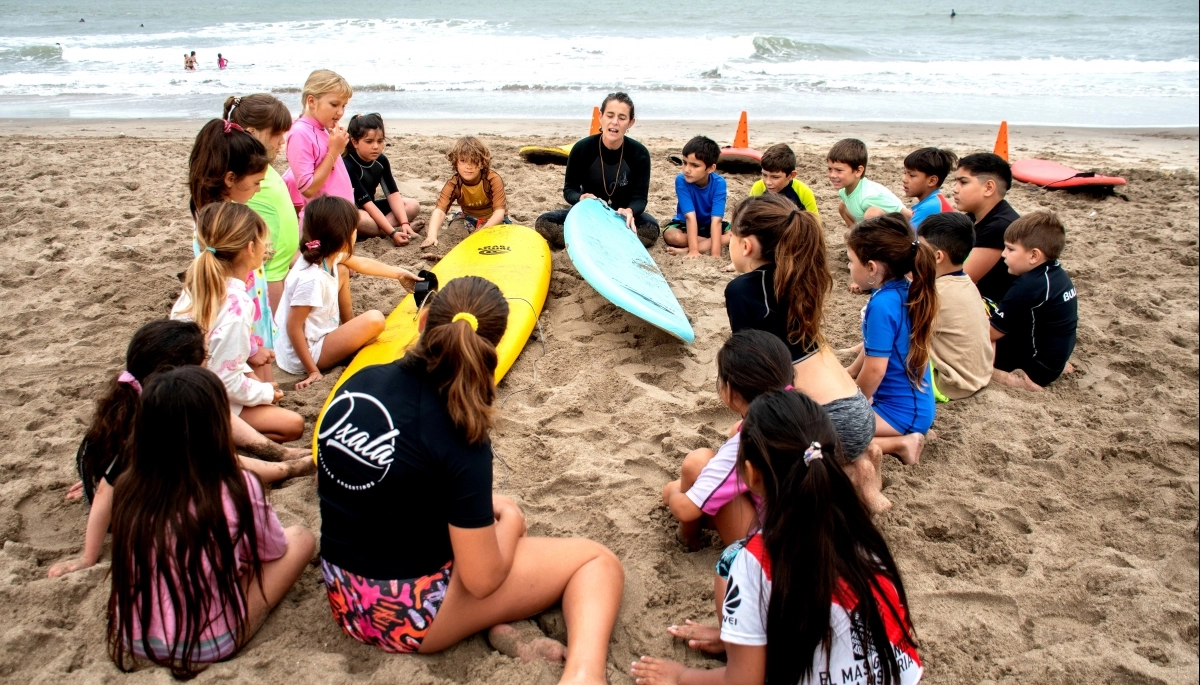 Mar Chiquita abrió la Escuela Municipal de Surf sin cargo y para jóvenes