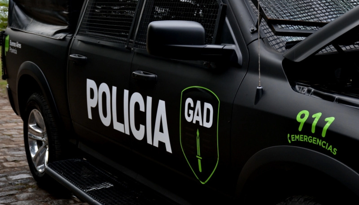 Con apoyo del GAD allanaron una casa de Villa Itatí y secuestraron 91 IPhone "ajenos"