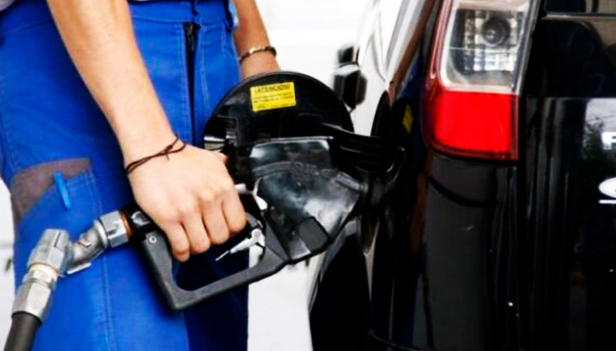 Atención conductores: tres empresas de combustible aumentan un 4% la nafta y el gasoil