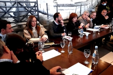 Desde Juntos expresaron su preocupación por la “extrema vulnerabilidad” de la economía