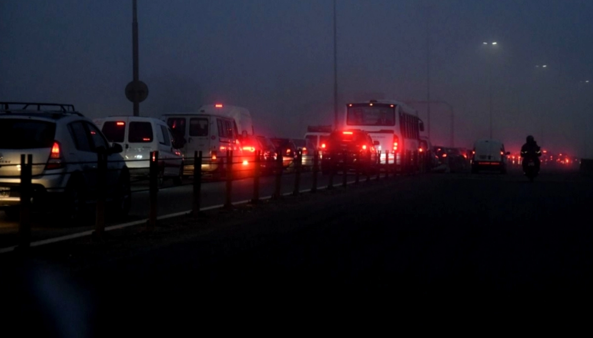 ¿Qué hacía? Murió atropellado cuando intentó cruzar la autopista caminando