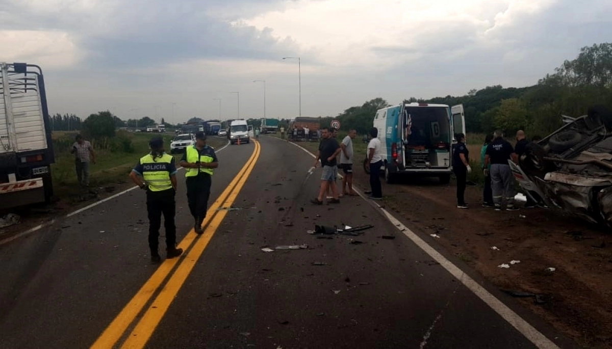 Ruta nacional 5: choque frontal entre camioneta y camión dejó una víctima fatal