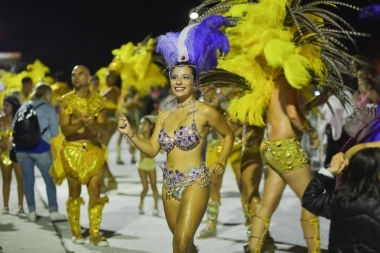 Se vienen comparsas, murgas, disfraces y espuma durante el fin de semana en Mar Chiquita