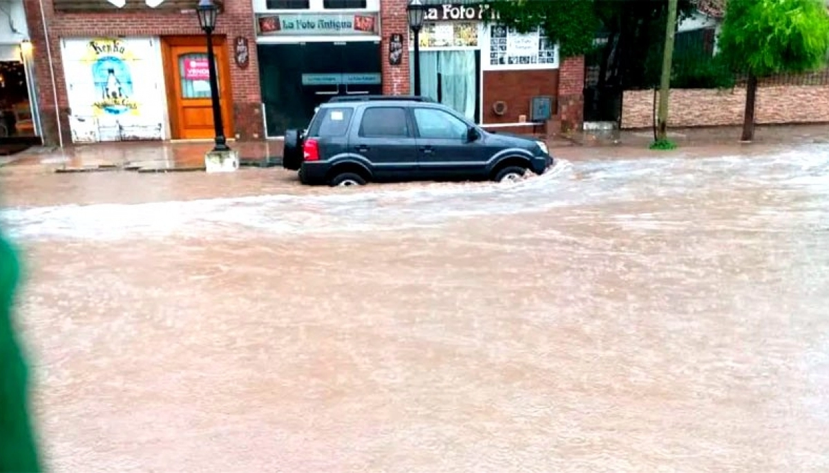 “Llueve y la ciudad colapsa”: denuncian "abandono" del Municipio en Villa Gesell