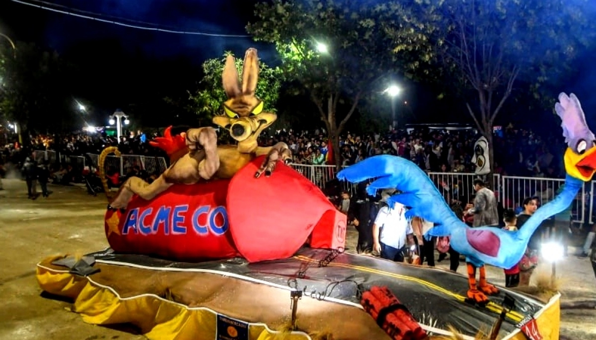 Destinos bonaerenses: con música y carrozas municipios se preparan para los carnavales