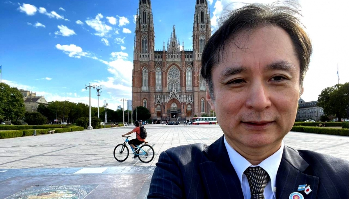 “Hermosa” y “es como un mundo paralelo”: las sensaciones del embajador de Japon tras visitar La Plata