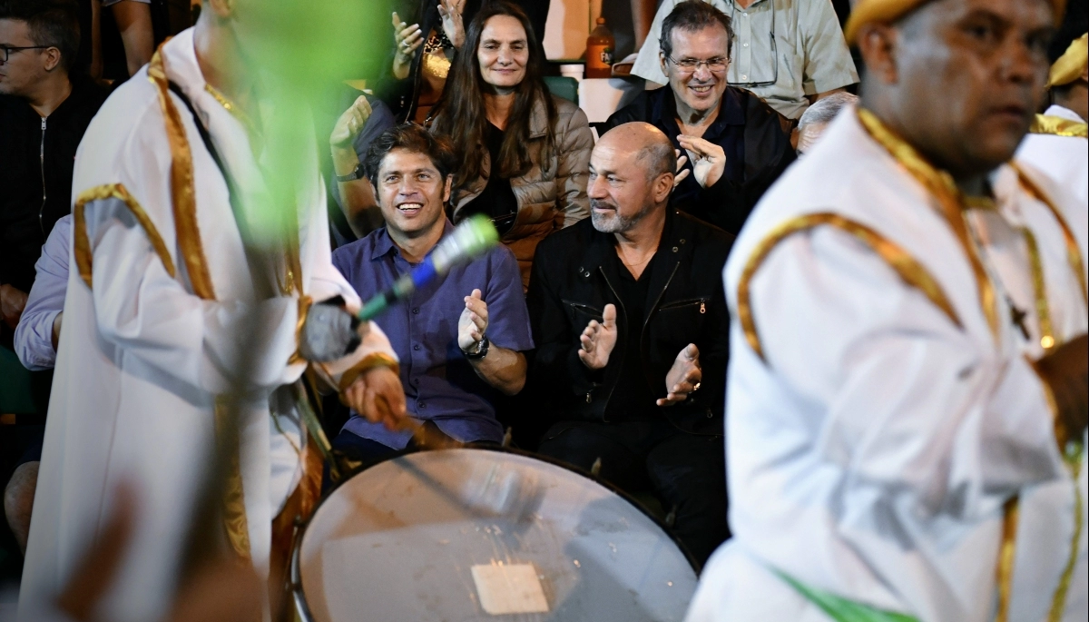 Kicillof y Secco estuvieron juntos en el cierre del carnaval de Ensenada