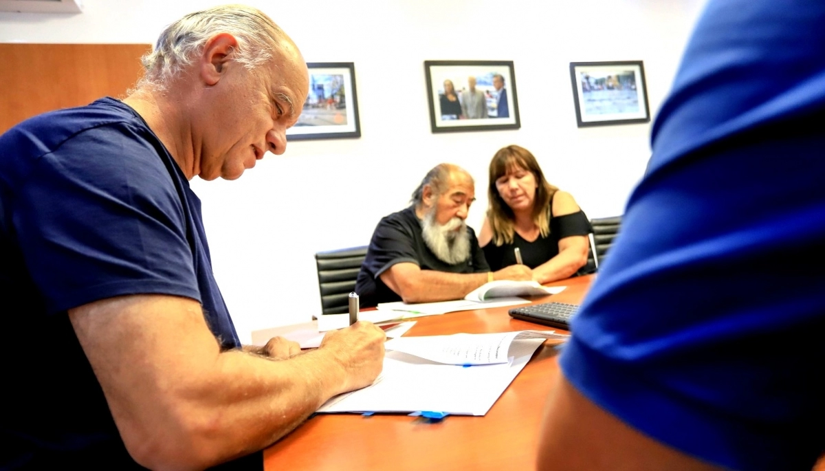 Junto al sindicato, Grindetti firmó el nuevo Estatuto Docente Municipal