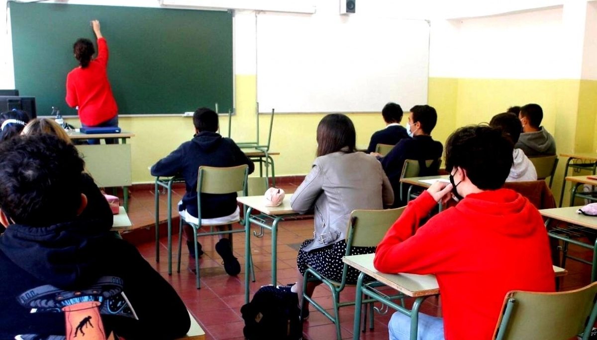 Diputados de la oposición denuncian “adoctrinamiento en las escuelas de la Provincia”