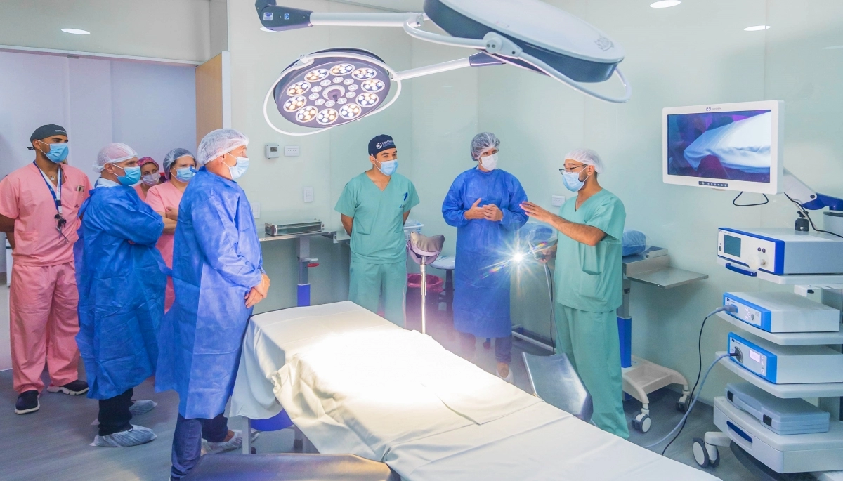 Andreotti presenció la ampliación del hospital municipal junto a sus profesionales