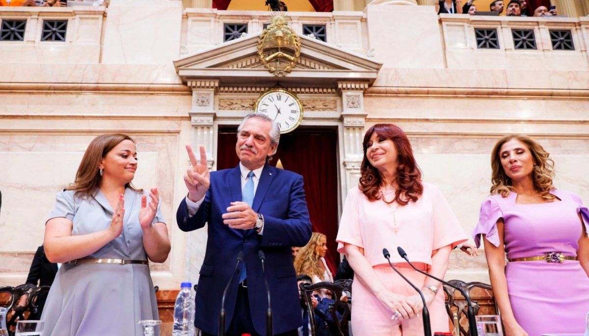 Apertura de Sesiones: discurso fuerte, con cánticos por la reelección y críticas a la justicia