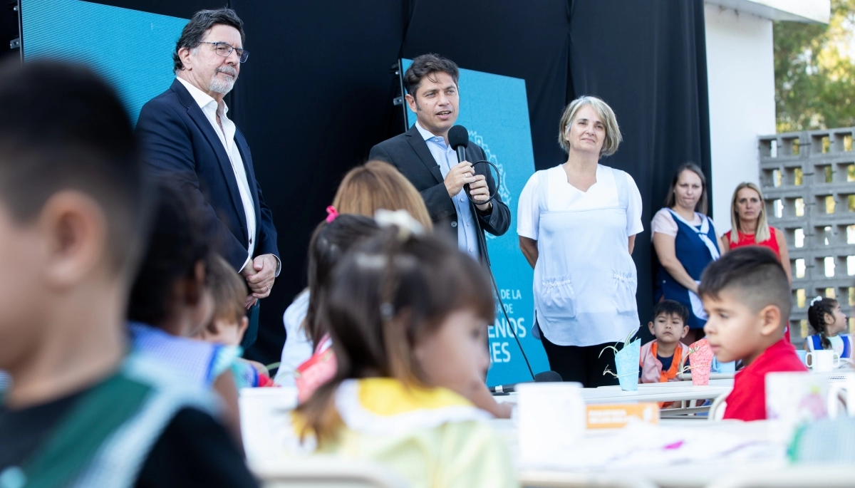 Kicillof participó junto a Sileoni del acto de inicio de ciclo lectivo 2023 en La Plata