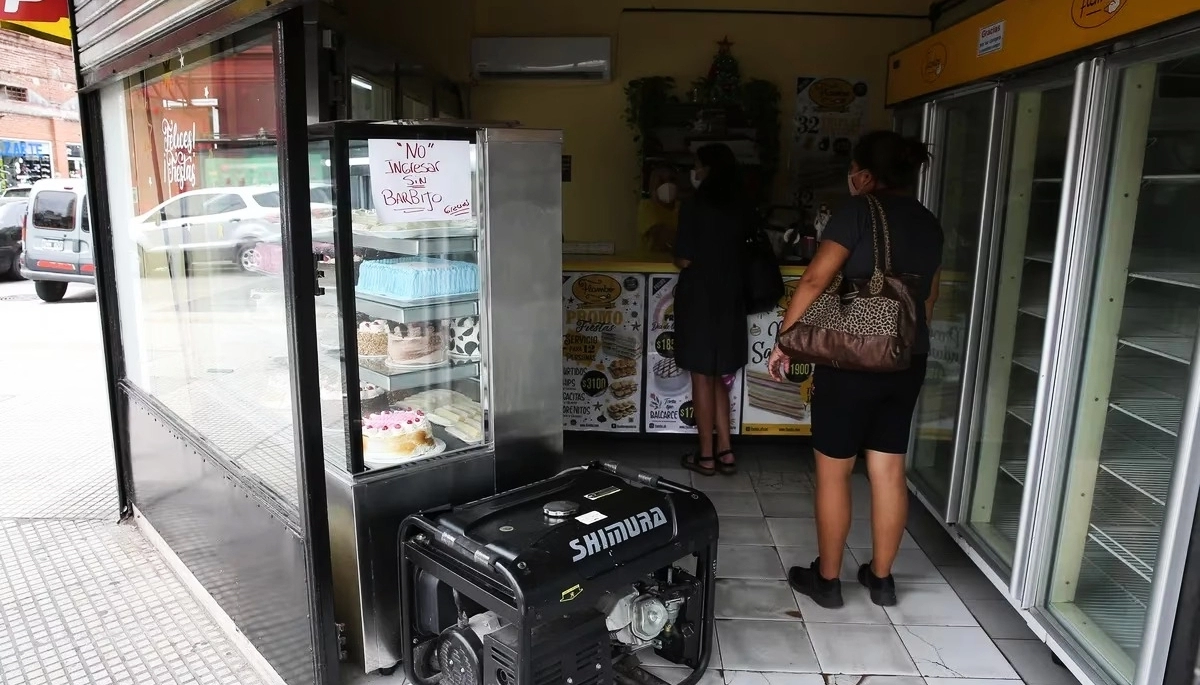 Corte de luz masivo: medio país sufre la perdida de electricidad en plena ola de calor