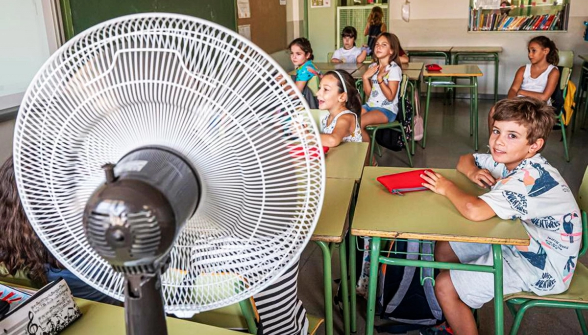 A último momento: Sileoni compró ventiladores para evitar la suspensión de clases