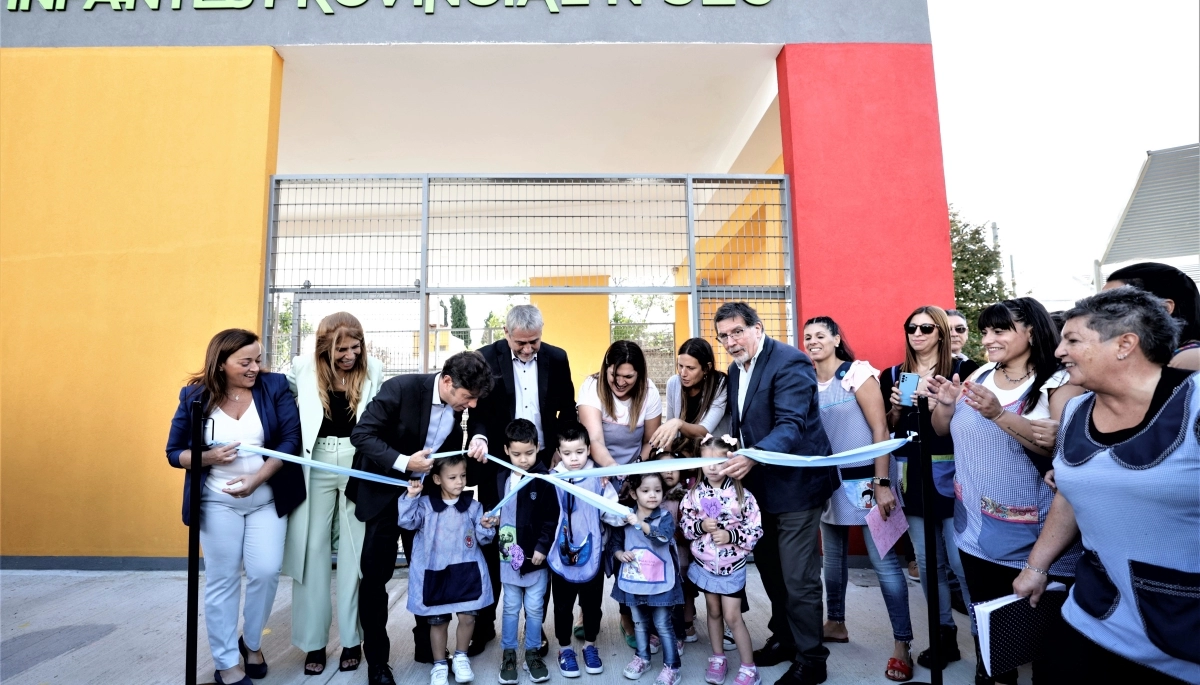 Junto a Ferraresi, Kicillof inauguró el edificio del Jardín de Infantes N° 920 en Gerli