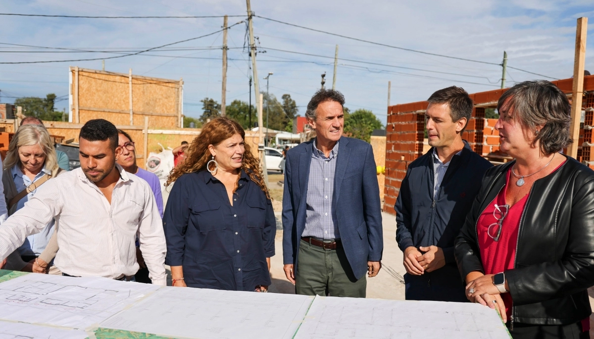 Mantegazza recibió a Katopodis y recorrieron las obras de la Casa de Día para Jóvenes