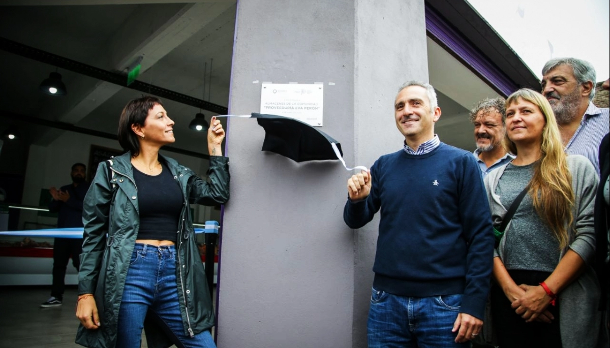 Mayra Mendoza y Larroque inauguraron la “Proveeduría Eva Perón” en Quilmes