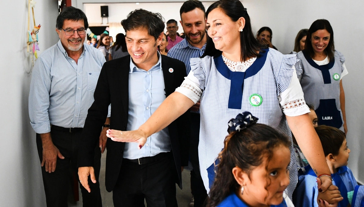 En su visita a Veinticinco de Mayo, Kicillof continúa en el avance de “Conectar Igualdad”