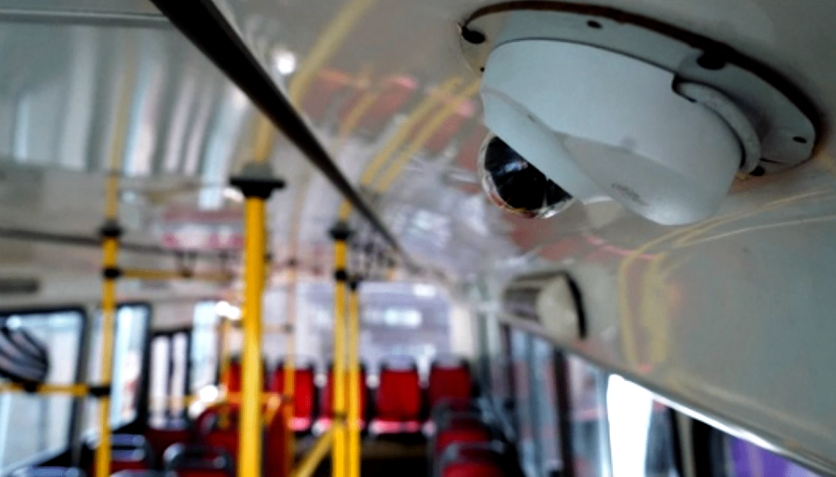 Kicillof se reunirá con Berni y D’Onofrio para acelerar la instalación de cámaras en colectivos