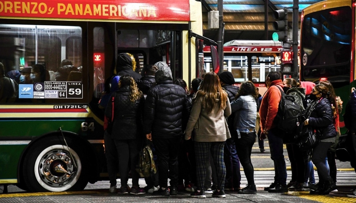 Paro de colectivos: 200 líneas de colectivos del AMBA adherirán a la medida