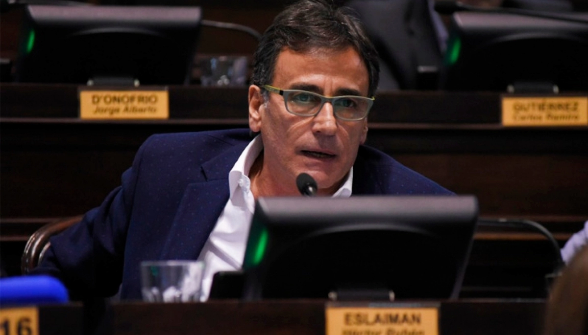 Un diputado massista destrozó a Scioli por la ratificación de su precandidatura