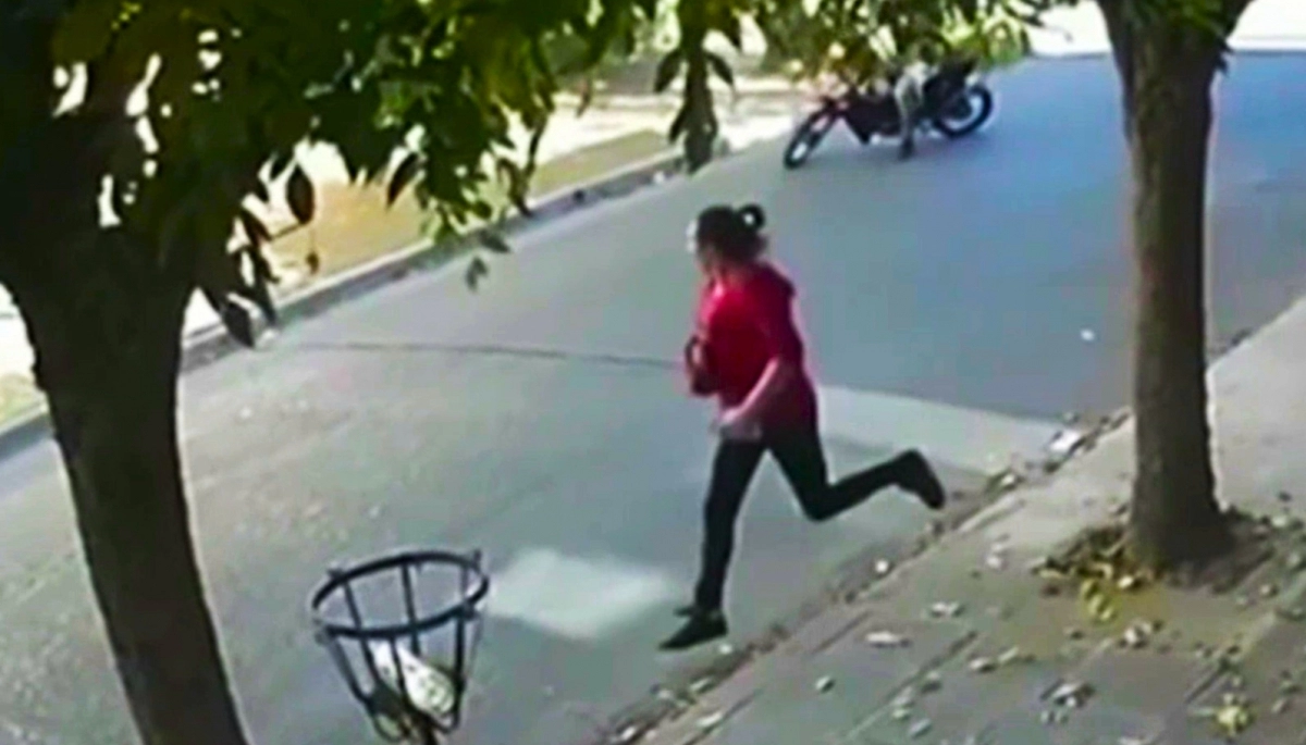 Motochorros: ataque a embarazada que se golpeó el vientre y otra víctima lo "gambeteó"