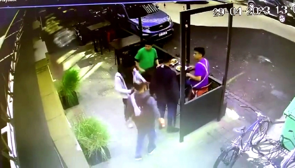 La Plata insegura: en pleno centro unos trapitos casi apuñalan a un mozo de un bar