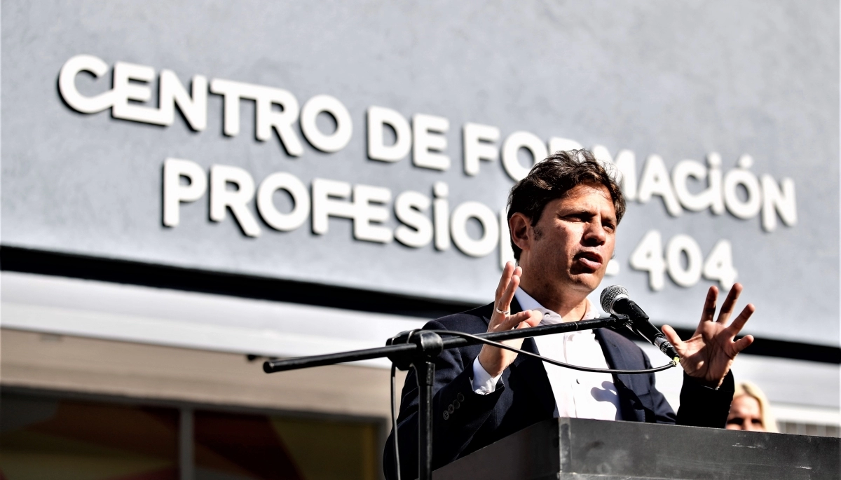 En modo campaña, Kicillof inauguró un nuevo Centro de Formación Profesional en Avellaneda