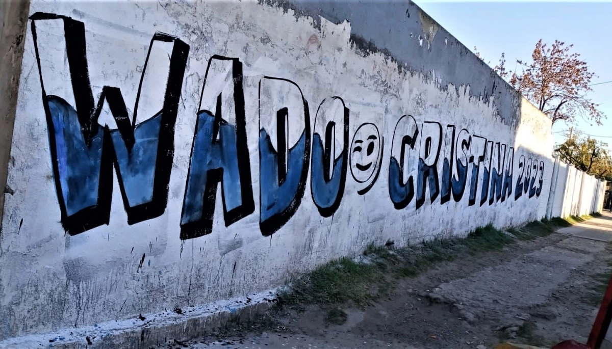 En el Conurbano aparecieron pintadas con la leyenda “Wado 2023”