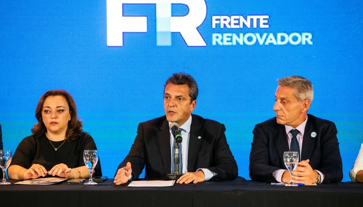 En la cumbre del Frente Renovador, Massa advirtió que va a analizar seguir en el Frente de Todos