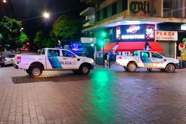 Cuáles son las hipótesis: una mujer cayó a la calle desde un segundo piso