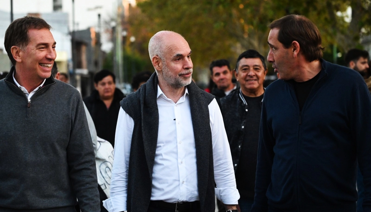 Con Santilli, Larreta visitó a Garro: “Defender a nuestros intendentes es una prioridad”