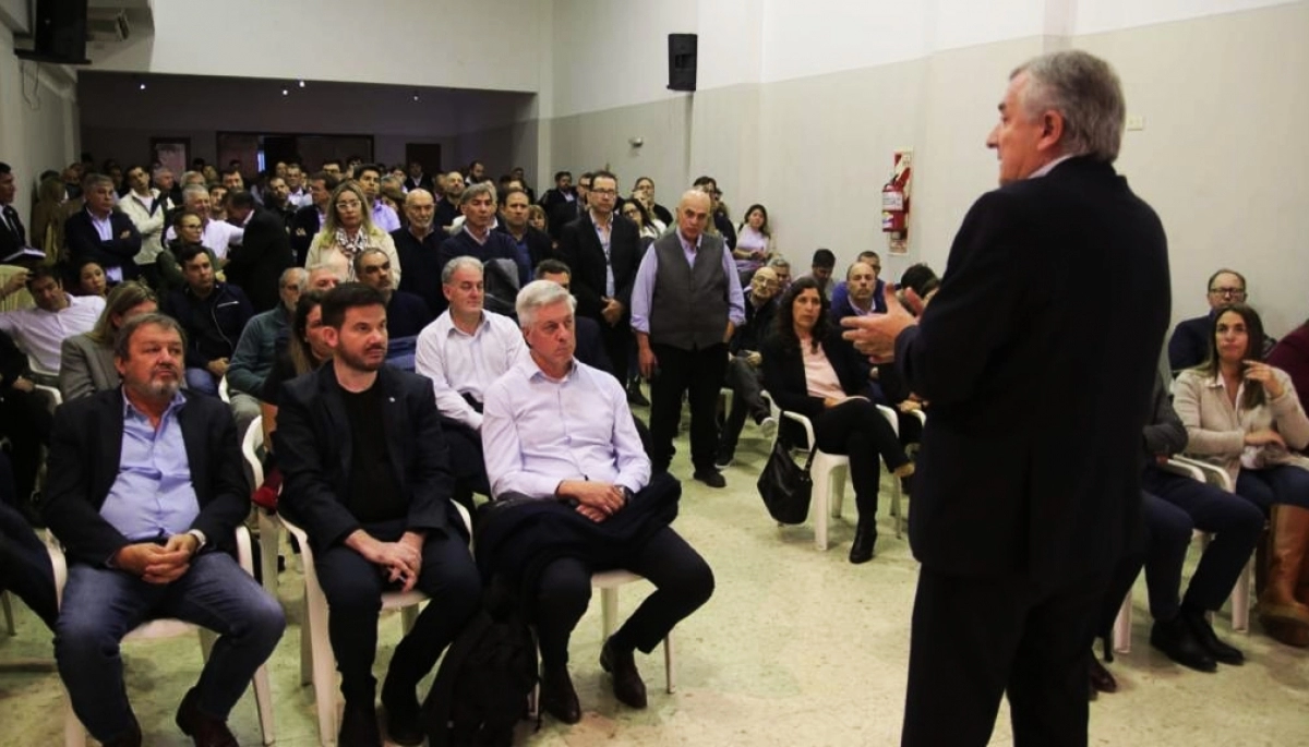 Gerardo Morales reunió a 75 candidatos a intendentes “sin tierra” de la Provincia