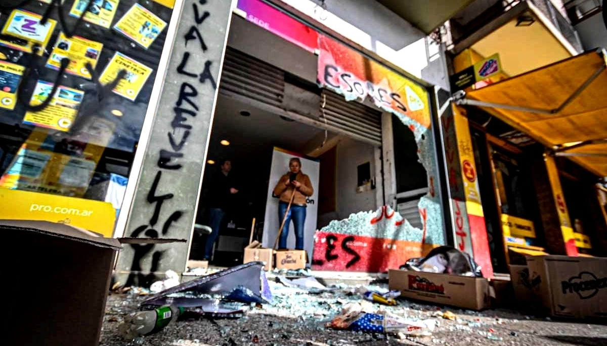 Legisladores manifestaron su repudio ante los ataques vandálicos en un local del PRO en Mar del Plata