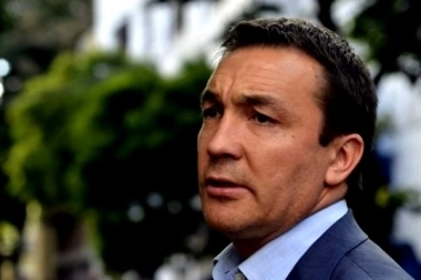 Watson explotó de furia por un ataque vandálico a una obra en Florencio Varela