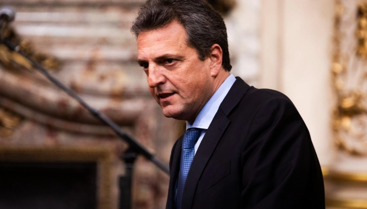 Tras el cierre de listas, una encuesta ubica a Massa entre los favoritos para la elección