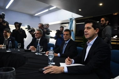 Gobernadores ratificaron su respaldo a Massa y Wado será su jefe de campaña