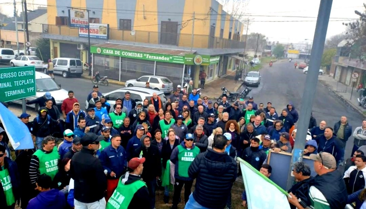 Octavo día de paro de municipales de Berisso: rechazaron la oferta del intendente Cagliardi